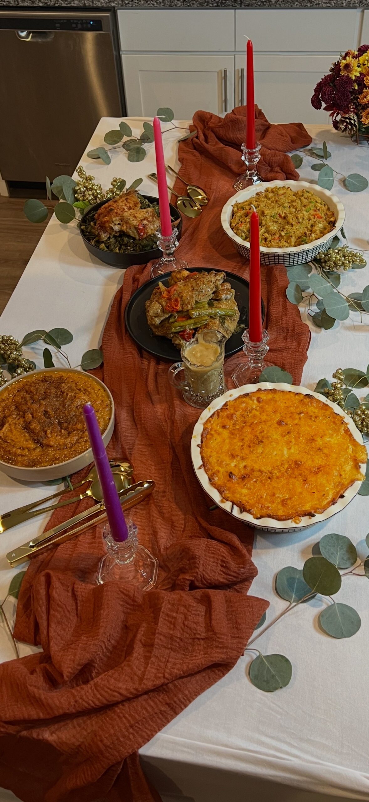 A holiday table set by Flavor Fix
